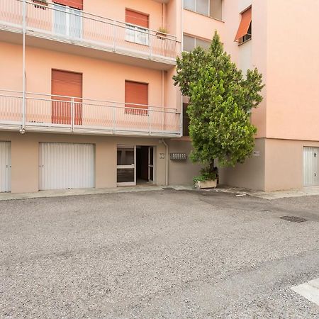 Santa Chiara Apartment By Myhomeincomo Exterior foto